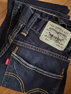 Levi's 511 Dark Blue Boot Cut Jeans cut. 30/34